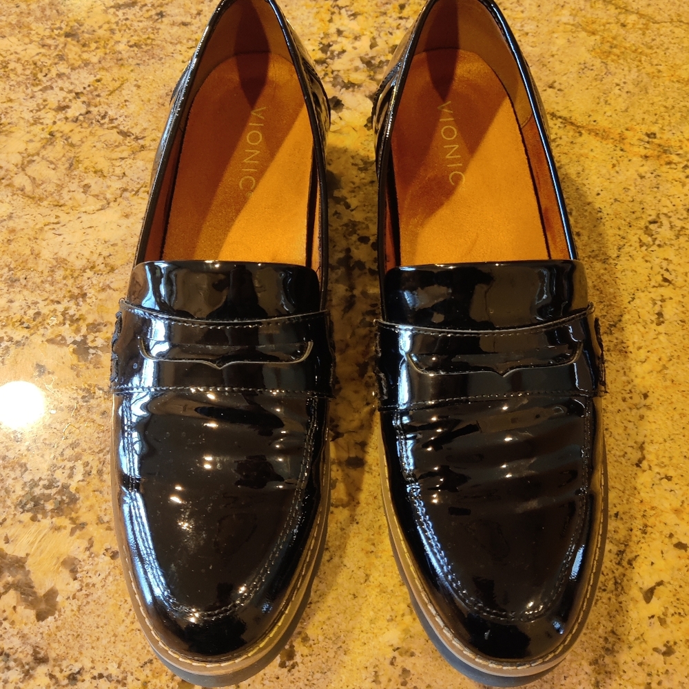 Vionics Elizabeth Loafer 9.5 Black Patent Worn once